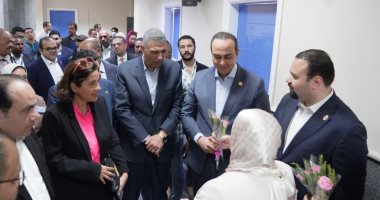 رئيس هيئة الرعاية الصحية ومحافظ أسوان يُطلقان مبادرة "حكاية وردى"