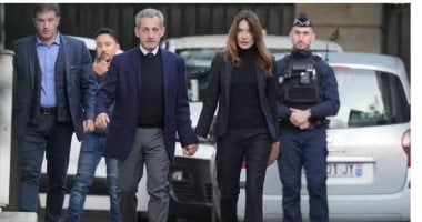 حبس انفرادى وحقيبة بها كتابين.. كيف سيقضى ساركوزى أيامه خلف القضبان؟