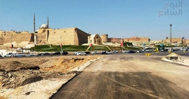 شاهد نقطة تحويل مسار محور صلاح سالم ضمن تطوير ميدان السيدة عائشة