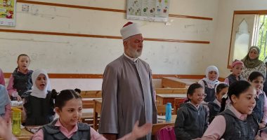 رئيس المنطقة الأزهرية يتفقد سير العملية التعليمية بمعاهد سوهاج