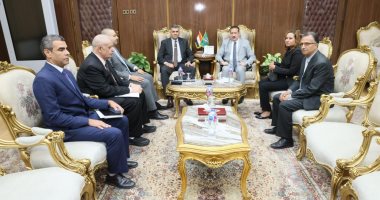 محافظ المنوفية يلتقى وفد الهيئة القومية للتأمين الاجتماعى