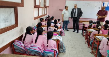 وكيل تعليم قنا: انتهاء عصر الانتقال الآلى من صف إلى آخر