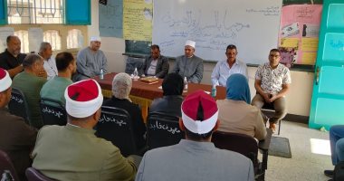 رئيس إدارة الإسماعيلية الأزهرية يجتمع بشيوخ معاهد إدارة فايد التعليمية