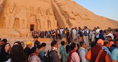 تعامد الشمس.. أكثر من 4000 سائح يشاهدون الظاهرة بمعبد أبوسمبل "صور"