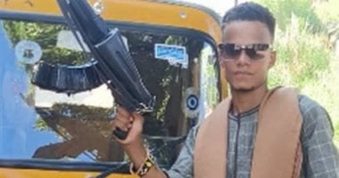 كيف انتهت أسطورة عصفور درويش بعد جرائم قتل ومقاومة سلطات؟.. أسرار الساعات الأخيرة فى حياة خط سوهاج.. ضبط 4 بنادق وذخائر ومخدرات بمكان اختبائه.. وحملات مستمرة لتطهير مراكز المحافظة من العناصر الإجرامية