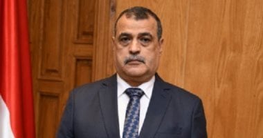 وزير الإنتاج الحربى يتابع مراحل التصنيع العسكرى والمدنى بشركة حلوان للآلات والمعدات