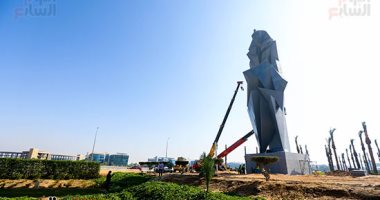 تمثال الطريق الصحراوى.. تحفة فنية فى استقبال زوار المتحف المصرى الكبير