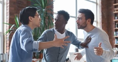 4 أبراج بتحب تنتقد وتجادل غيرها كتير أبرزهم برج الجدى.. بيحبوا المشاكل