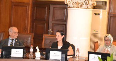 جامعة الإسكندرية تستقبل سفير كندا بالقاهرة لبحث التعاون المشترك