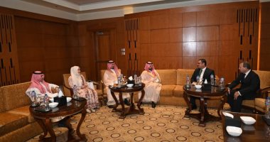 وزير الإسكان يلتقي وفد وزارة شئون البلديات والإسكان السعودية لبحث تعزيز التعاون