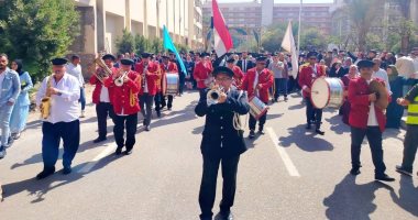 81 عاما على إنشاء فرقة الموسيقى النحاسية بشركة مصر للغزل والنسيج بالمحلة.. مدير الفرق الفنية بالشركة: تأسست فى عهد الملك فاروق ضمن خطة المدينة الترفيهية لعمال الشركة وتوالت عليها أجيالا من الموسيقيين العباقرة