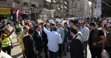 محافظ الدقهلية يتفقد حركة انتظام السيارات بمدينة المنصورة