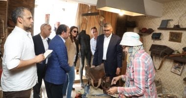 محافظ الجيزة يتفقد مشروعات جهاز تشغيل الشباب ويؤكد مراعاة النسق الحضارى