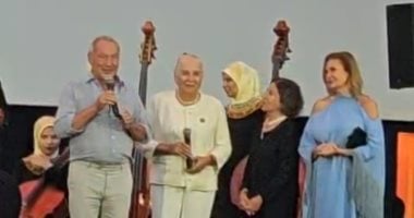 سميح ساويرس يصف أداء أوركسترا النور والأمل بمهرجان الجونة بالإعجاز ويسرا تتبرع للجمعية