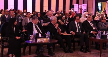 أيمن عاشور: الجامعات نشرت الـ3 سنوات الماضية أكثر من 112 ألف بحث طبى