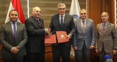 الأعلى للجامعات ووكالة أنباء الشرق الأوسط يوقعان بروتوكولا لدعم التحول الرقمى