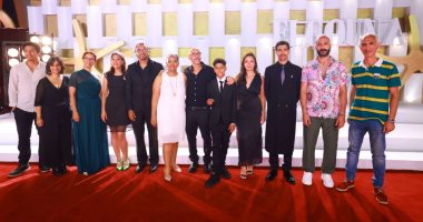 سيني جونة يمنح طارق التلمساني وهبة عثمان جائزة الإنجاز الإبداعى