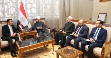سفير كازاخستان: نعتزم ترجمة كتاب "الحق المبين فى الرد على من تلاعب بالدين"