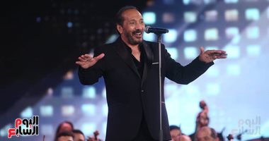 علي الحجار يطرب جمهور الموسيقى العربية ويحيي تراث أم كلثوم بصوته