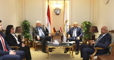 وزير الصناعة: مصر تمتلك كل المقومات لتكون مركزا إقليميا لصناعة السيارات