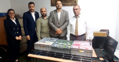 جمارك مطار الاسكندرية تضبط تهريب عدد من الهواتف المحمولة ومستحضرات التجميل