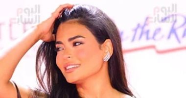 أسماء جلال تتألق فى ختام مهرجان الجونة بفستان مرصع بالكريستال.. اعرف سعره