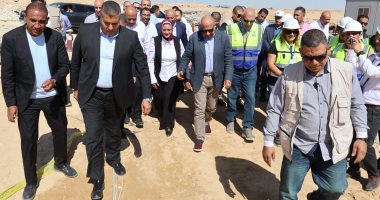 وزير الكهرباء يتفقد إنهاء أعمال أبراج عبور قناة السويس على خط الربط السعودى