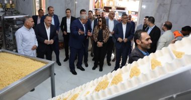 وزيرا التنمية المحلية والزراعة والمحافظ يتفقدون محطة التقاوي بالخارجة