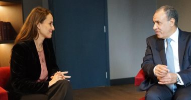 وزير الخارجية يلتقى نظيرته الرومانية على هامش قمة مصر والاتحاد الأوروبى