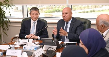 الصين تدرس إعفاء الصادرات المصرية من الرسوم الجمركية.. شعبة المصدرين: التوصل إلى اتفاق سيقلل الضغط على الدولار.. التمثيل التجاري: 17 مليار دولار حجم التجارة البينية مع بكين و 2800 شركة مستثمرة فى مصر