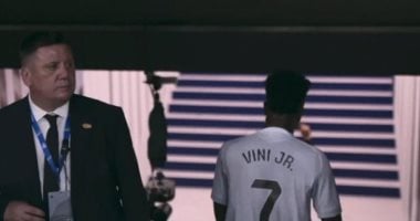 نيوز برو : 
                                            فينيسيوس جونيور يعترض على استبداله فى الكلاسيكو ويغادر الملعب.. فيديو
                                         نيوز برو : 
                                            فينيسيوس جونيور يعترض على استبداله فى الكلاسيكو ويغادر الملعب.. فيديو