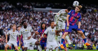 الملكي يحسم الكلاسيكو لصالحه ويبتعد بالصدارة بثنائية أمام برشلونة