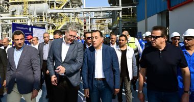 رئيس الوزراء يفتتح مشروع استرجاع الغازات بشركة النصر للبترول
