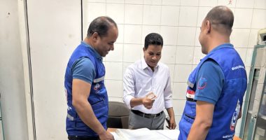 وكيل صحة الأقصر يتابع خدمة السياح بالحجر الصحى للمطار.. صور