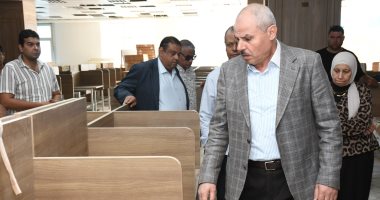 رئيس جامعة قناة السويس يتفقد مبنى الاختبارات الإلكترونية