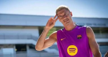 ليفاندوفسكي يعود لتدريبات برشلونة استعدادًا لمباراة إلتشي