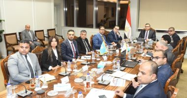 وزير الإسكان يتابع سير العمل بقطاع المشروعات بـ"المجتمعات العمرانية" 