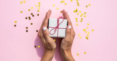 أفكار هدايا لمواليد برج العقرب.. العطر يعكس بصمته الشخصية والفضة تأسر قلبه