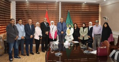 محافظ القليوبية يكرم بسملة وتغريد بعد فوزهما فى "تحدى القراءة العربى"