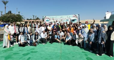جولة بحرية للفرق المشاركة بمهرجان الإسماعيلية للفنون الشعبية بقناة السويس