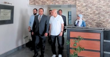 رئيس المؤسسة العلاجية فى جولة تفقدية بمستشفى هليوبوليس