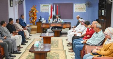 محافظ جنوب سيناء يلتقى مشايخ وعواقل وبدو خليج السويس لبحث مطالب الأهالى