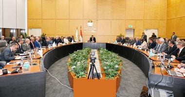 وزير الإسكان يتابع موقف مشروعات المياه والصرف بمبادرة "حياة كريمة" بالفيوم والمنيا