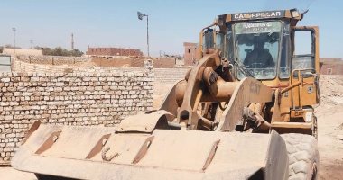 إزالة 13 حالة تعد على أراض زراعية وأملاك دولة شمال أسوان.. صور