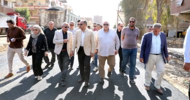 محافظ الشرقية يتفقد أعمال رصف ورفع كفاءة طريق النكارية القنايات