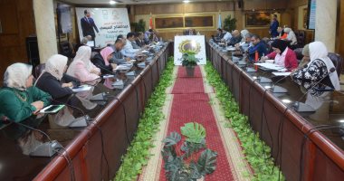 محافظ الغربية يترأس اجتماعا موسعا لمتابعة المشروعات المتبقية بمبادرة حياة كريمة فى زفتى