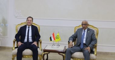 محافظ شمال سيناء يستقبل السفير الفرنسى خلال زيارة لدعم الجهود الإنسانية تجاه غزة