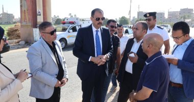 محافظ سوهاج يتفقد طريق الحواويش بأخميم تمهيدا لتطويره ورصفه بطول 3.5 كيلو