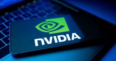 الرئيس التنفيذى لإنفيديا يطالب الموظفين بالاعتماد على الذكاء الاصطناعى لتعزيز الإنتاجية