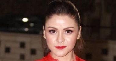 الفنانة نيجار محمد تتهم مدير شركة بالاستيلاء على مبلغ مالى فى الشيخ زايد